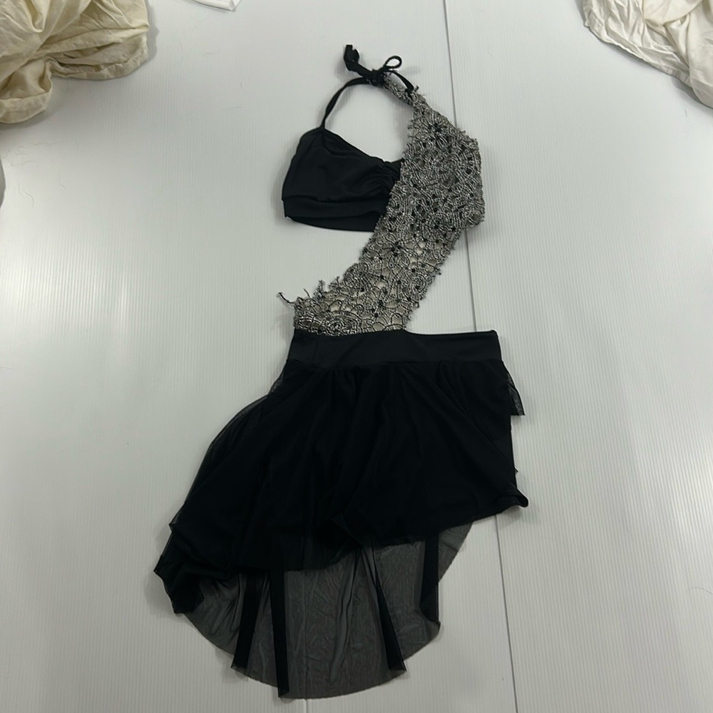 478. Women’s Kelle Black & silver dance outfit (MA)
